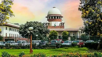 Court Train Ticket Insurance Order and Parity Between Online and Offline Rail Tickets: a Closer Look