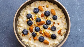 How Urban Fitness Enthusiasts Cook Savoury Masala Oatmeal For High-Protein Breakfasts