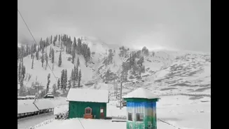 Gulmarg Welcomes Season’s First Snowfall: Tourists Say ‘Winter Wonderland Ko Video Main Dekhna Behtar Hoga’
