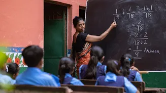 ಎಸ್ಐಆರ್ ಕಾರ್ಯಕ್ಕೆ ಶೇ.30ರಷ್ಟು ಶಿಕ್ಷಕರ ಬಳಕೆ: ಸರ್ಕಾರಿ ಶಾಲೆಗಳಲ್ಲಿ ವಿದ್ಯಾರ್ಥಿಗಳಿಗೆ ಮಾಡೋರಿಲ್ಲ ಪಾಠ ಪ್ರವಚನ!