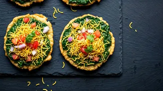 Crispy Palak Patta Chaat Upgrades Your Rainy Afternoon