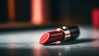Why Makeup Lovers Are Smudging Their Lipstick