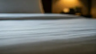 The Brilliant Secret Behind White Hotel Bedsheets: Hygiene, Luxury, and Efficiency Revealed!