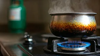 LPG Squeeze: Street Food Prices Soar 25%, Vendors Add Gas Surcharge Amid Shortage