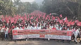 CPI(M) Suspends 60-KM Long March In Palghar After Administration Accepts Key Local Demands