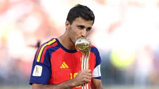Rodri mengungguli Lionel Messi dalam perebutan Bola Emas Piala Dunia, sementara Spanyol menyapu bersih penghargaan individu setelah kemenangan di f...