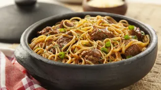 Almoço de Dia das Mães: linguini com ragu de barreado