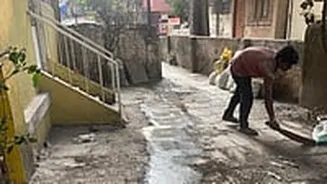 Citizens' Voice: Mumbai Residents Raise Civic Concerns Over Road Repairs, Illegal Parking, Flood Risks And Footpath Encroachments