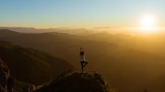 Mountain Pose In Yoga Guide: Gentle Core Engagement In Tadasana