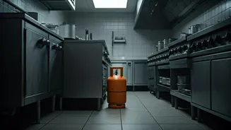 LPG Crisis Sparks Menu Shake-ups & Price Hikes in Bhubaneswar Eateries