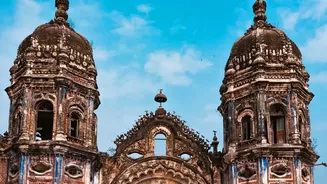 Discover Mandu's monsoon palaces without heavy costs on weekend trips from Indore