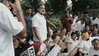 Congress workers protesting outside Modi's residence detained
