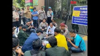 BEM Nusantara Geruduk Kejati Jatim, Desak Febrie Ardiansyah Diadili