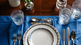 Office Lunch Etiquette: Give Colleagues Space While You Eat
