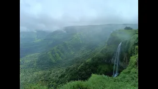 Saputara vs Mount Abu: Gujarat's heat-belt weekend escape compared