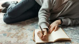 5 ways journaling can help you know yourself