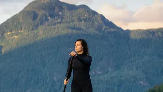 Kayaking vs Paddleboarding: Core Workouts