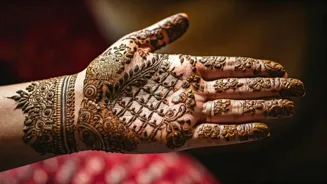 Try These 5 Mehendi Designs for Navratri 2025
