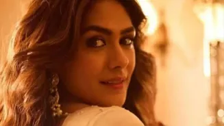 Mrunal Thakur Thanks Son Of Sardaar 2 Team