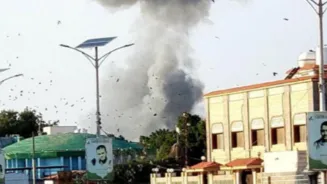 Israel hits Yemen port after evacuation alert