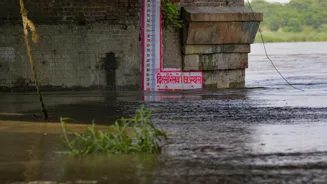 Delhi Flood Risk Rises as Yamuna Nears Danger Mark