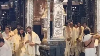 Akshay Kumar Visits Temple in Kerala