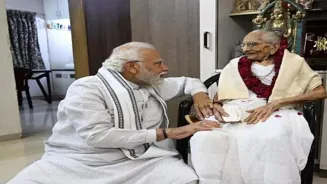 PM Modi's mother insulted in Bihar rally again