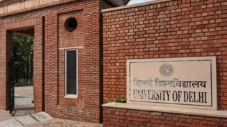 Delhi HC Asks DU About Failing Grade Claim