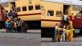 Train Boarding Chaos: Doors Blocked