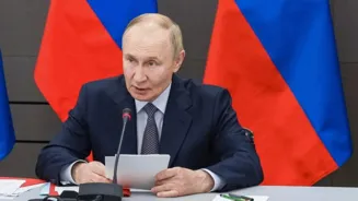 Russia Offers To Extend Nuclear Treaty With US