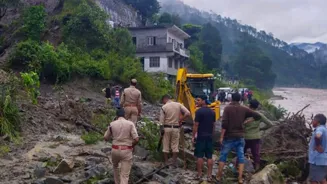 Cloudbursts hit Uttarakhand,several feared trapped