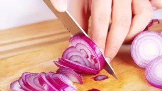 Raw Onions: Are They Safe To Eat?