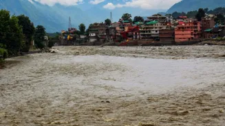 More rainfall to lash north India,red alert issued