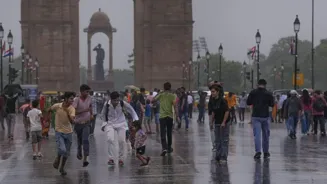 Delhi Faces Flood Warning After Heavy Rain