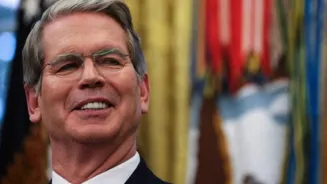 US threatens tougher sanctions on Russia