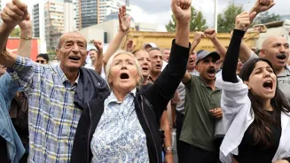 Turkey Restricts Social Media Access