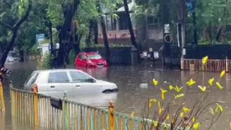 Mumbai Rain Causes Traffic Jam on Highway