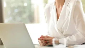 Manager's Leave Response Praised Online