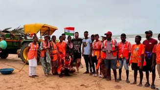 Akshay Kumar Plays Volleyball With Heroes