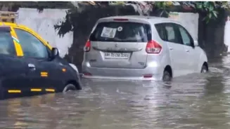 Mumbai Traffic Stops Due To Heavy Rain
