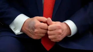 Is Trump using makeup to hide bruises?