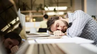 Job Hugging: A New Trend in American Workplaces