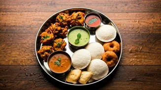 Eat Right and Stay Healthy This Monsoon Season