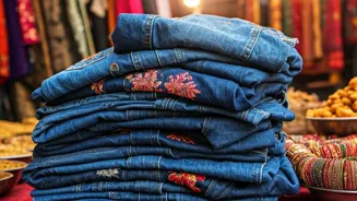 Denim Jackets Will Be a Top Trend in 2025