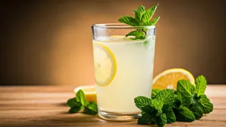 Make Refreshing Lemon Mint Juice At Home