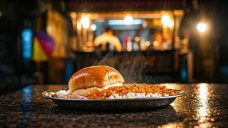 Enjoy Mumbai Street Food During Monsoon Season