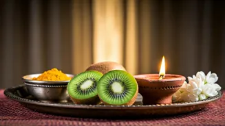 Kiwi Boosts Your Health and Gives You a Glow.