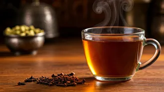 Clove Tea: A Delicious Aid After Meals.