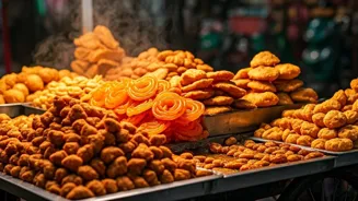 Explore Delhi's Delicious Street Food!