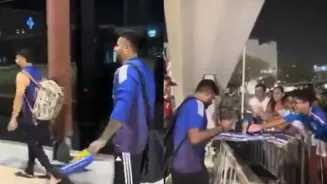 Craze for Samson in Dubai stuns Indian players